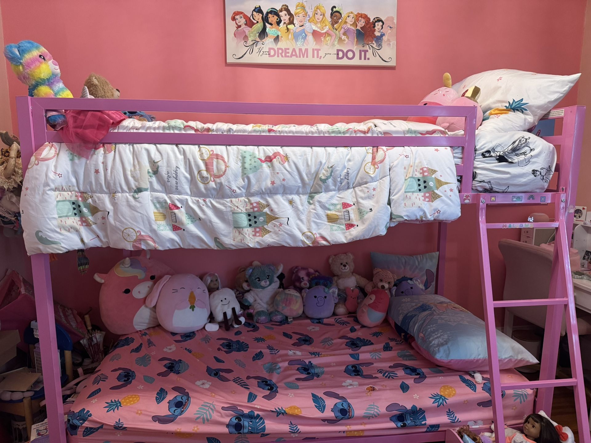 Pink metal twin Size bunkbeds With mattresses (Pick Up only)