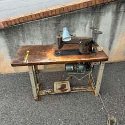 Antique Industrial Singer Sewing Machine Foot Pedal Wooden Table Motor