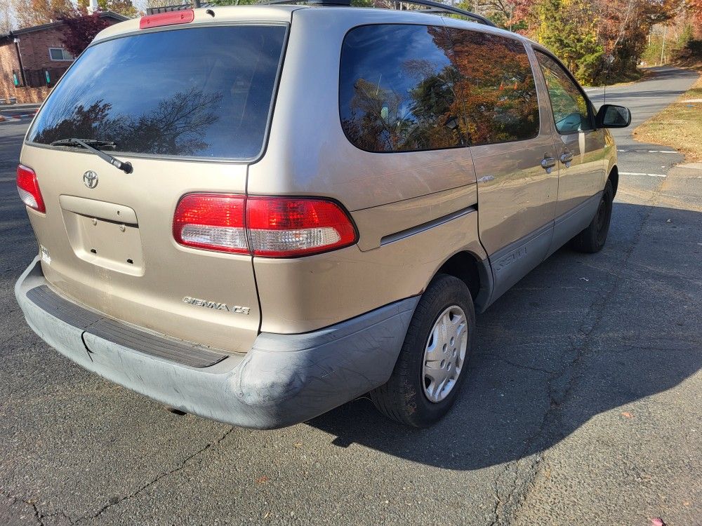 2002 Toyota Sienna