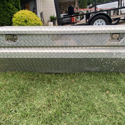 Crossbed/toolbox No Keys But It Opens 