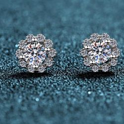 Sterling Silver 925 Moissanite Flower Dainty Stud Earring