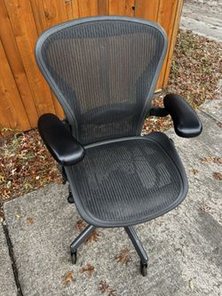 Herman Miller Aeron Size B Office Chair Fully Adjustable 