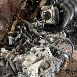 2017 Nissan Rogué Engine With Transmission And Transfer Case 
