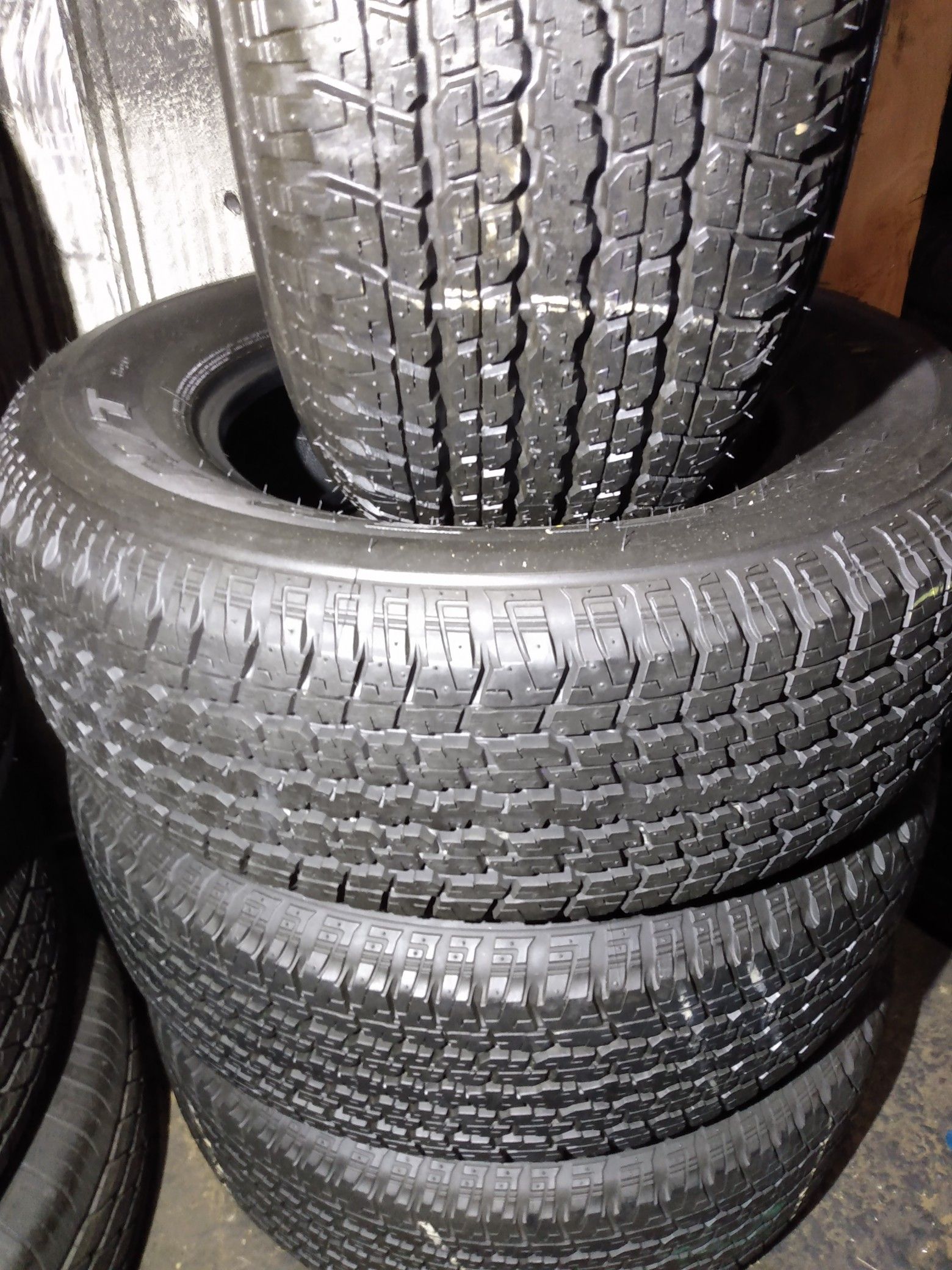 Set of Bridgestone P265/65R17