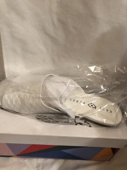 Katy Perry Flat Sandal.