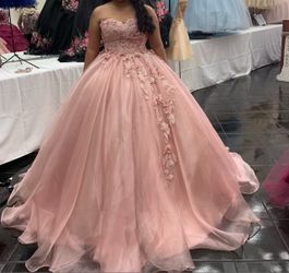 Elegant Blush Pink Quinceañera/Princess Gown – Never Worn – Includes Crinoline