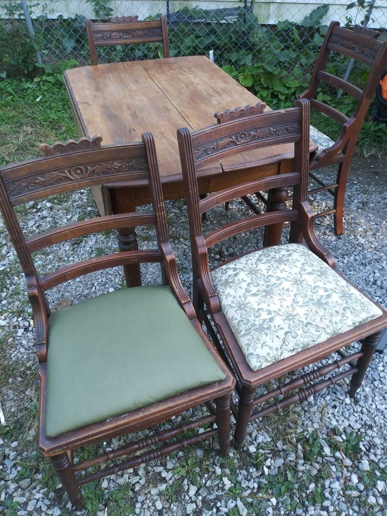 Antique Dining Table & 4 Chairs