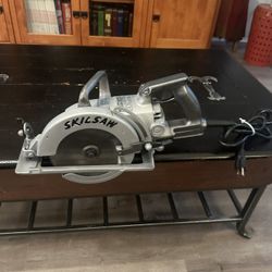 Skil Saw  HUGE. SALE! Great Condition Mag 77 Wormdrive Made In USA New Blades Ready To Go To Work 
