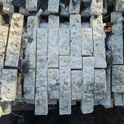 🧱 Natural Stone / Coral Stone Ledger Panels – Approx. 650 Pieces
