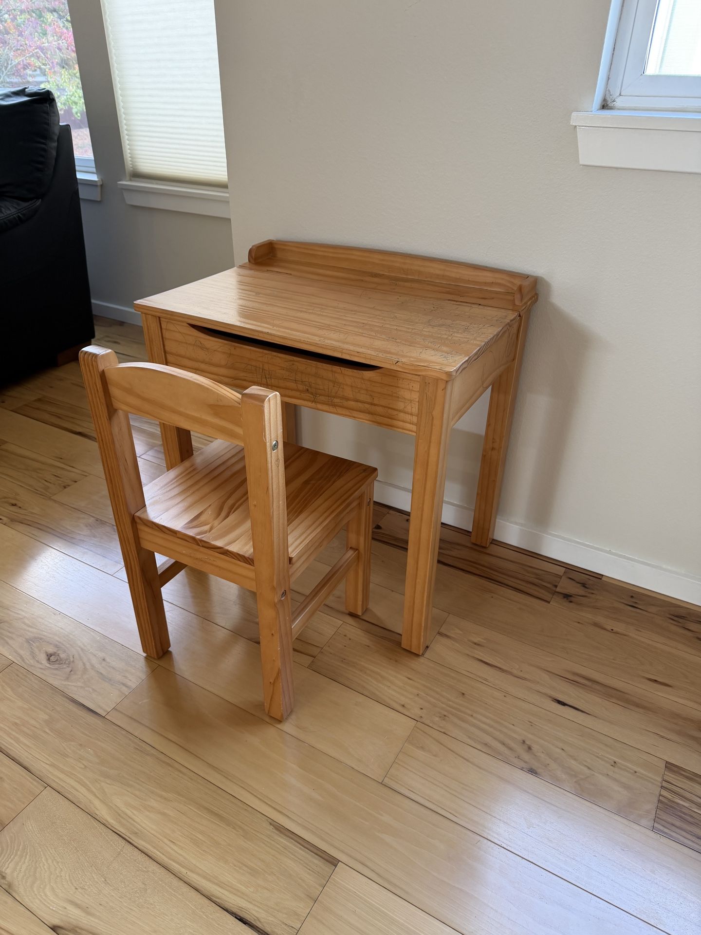 Kids Study Desk and Chair