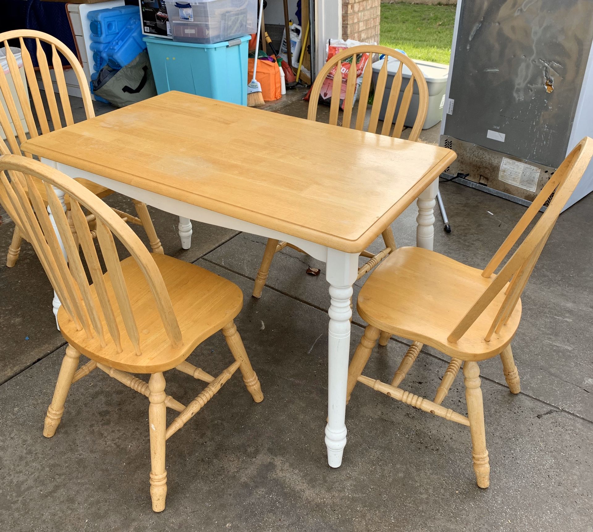 Kitchen Table with 4 Chairs