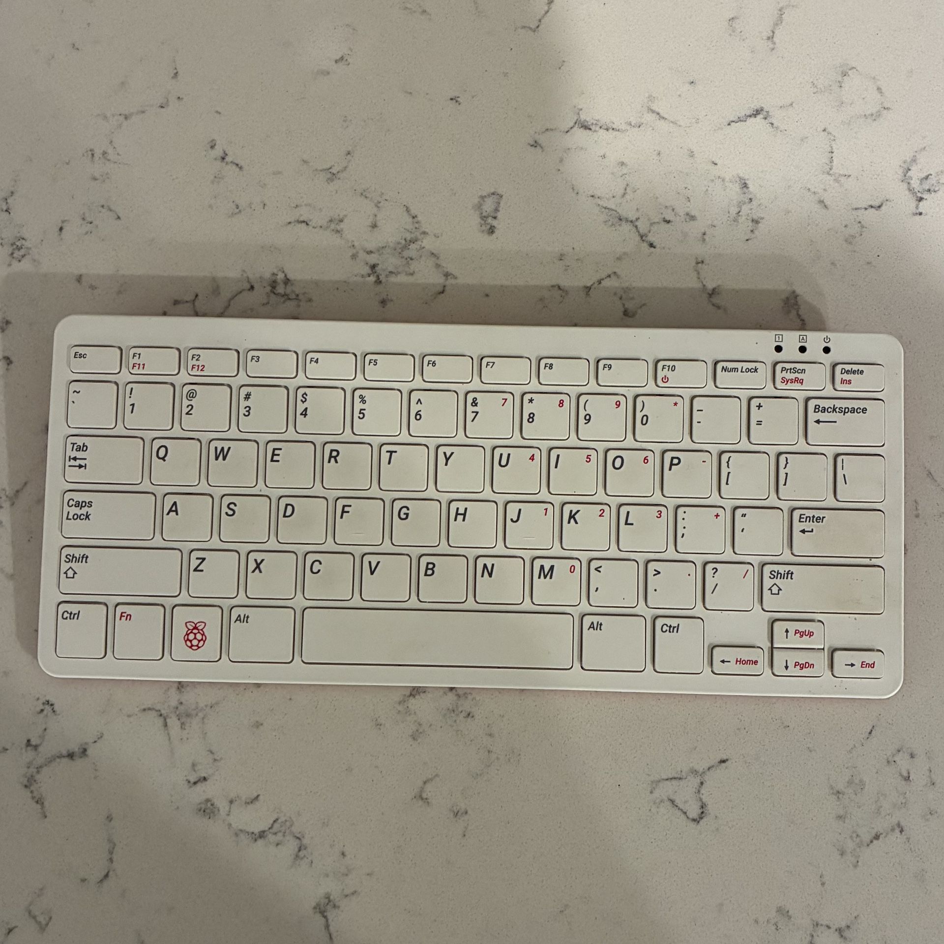 Raspberry Pi 4 (Pi 400 Keyboard)