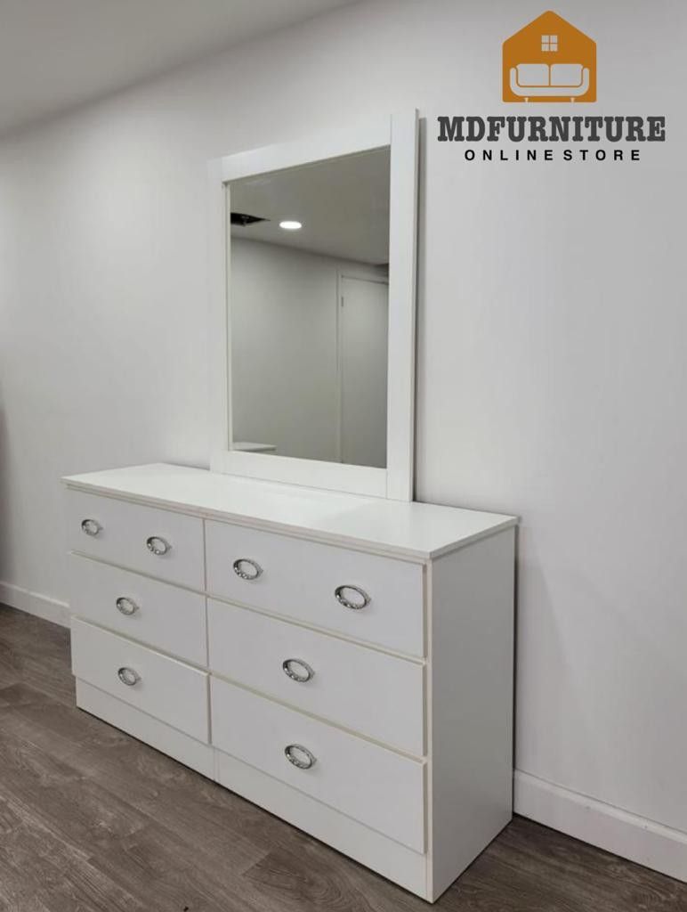 Comoda Con Espejo Y Gavetero... Dresser With Mirror And Chest