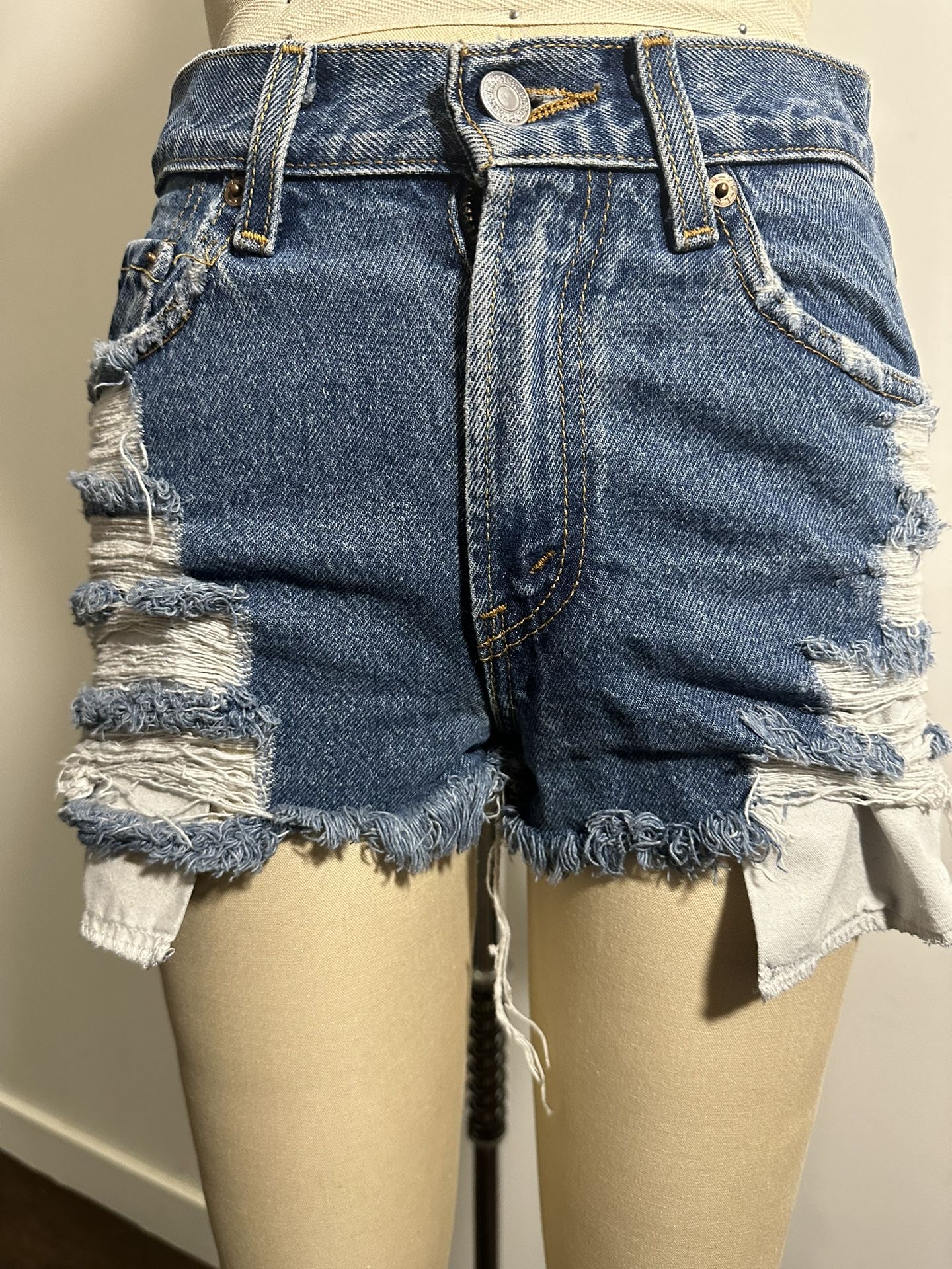 Levi’s Women Shorts