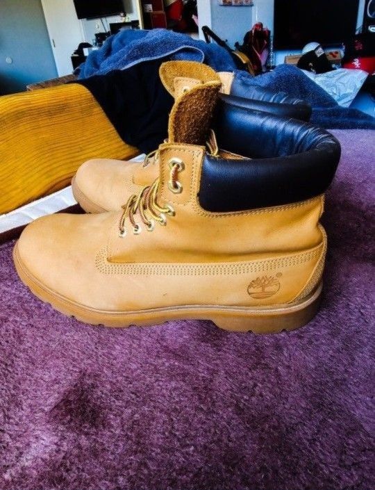 Wheat Timberlands Size 11 Wide