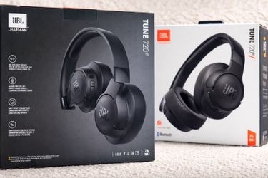 JBL Tune 720BT Wireless Over-Ear Headphones – Brand New