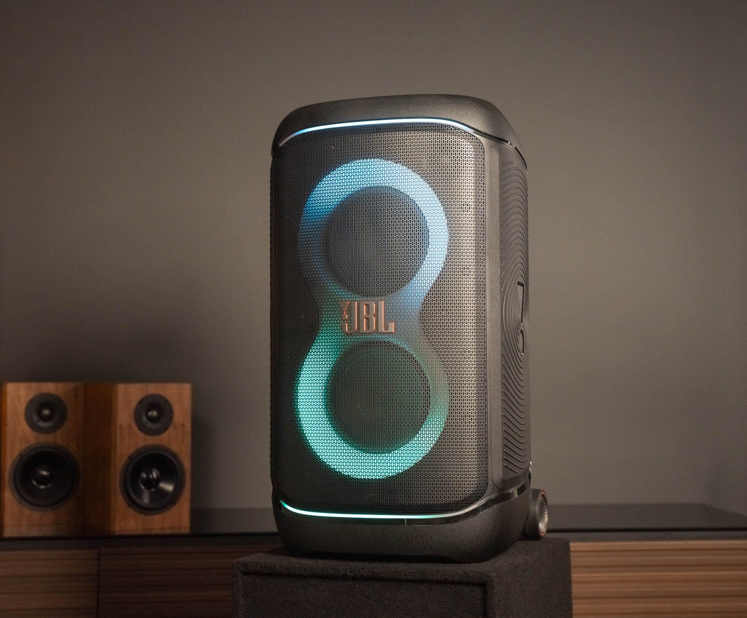 🔊 JBL PartyBox 520 Portable Wireless Party Speaker (Brand New) – Now from $1 to Take It Home Today! Save $50 Instantly with Up to 1-Year Warranty 🎉