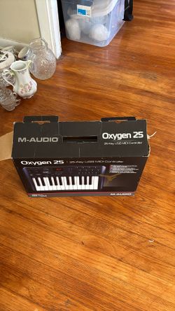 Oxygen 25 m-audio