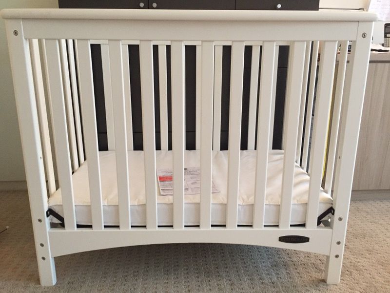 Child Craft London Euro Compact Crib with mattress for Sale in New York NY OfferUp