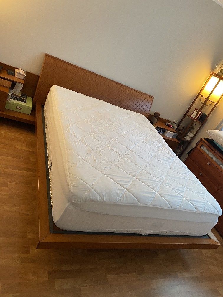 Queen Bed And Nightstand(Drawers) / Cherry Wood - Dania