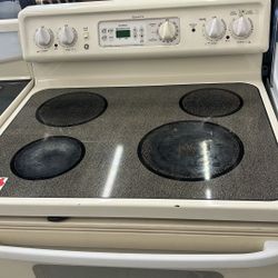 Ge Stove Good Condition 