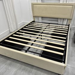 Queen Size Upholstered Platform Bed Frame with 4 Storage Drawers