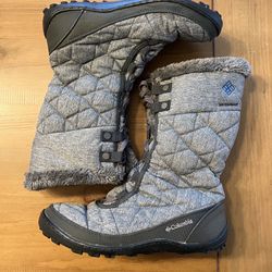 Size 8 Women’s Columbia Snow Boots