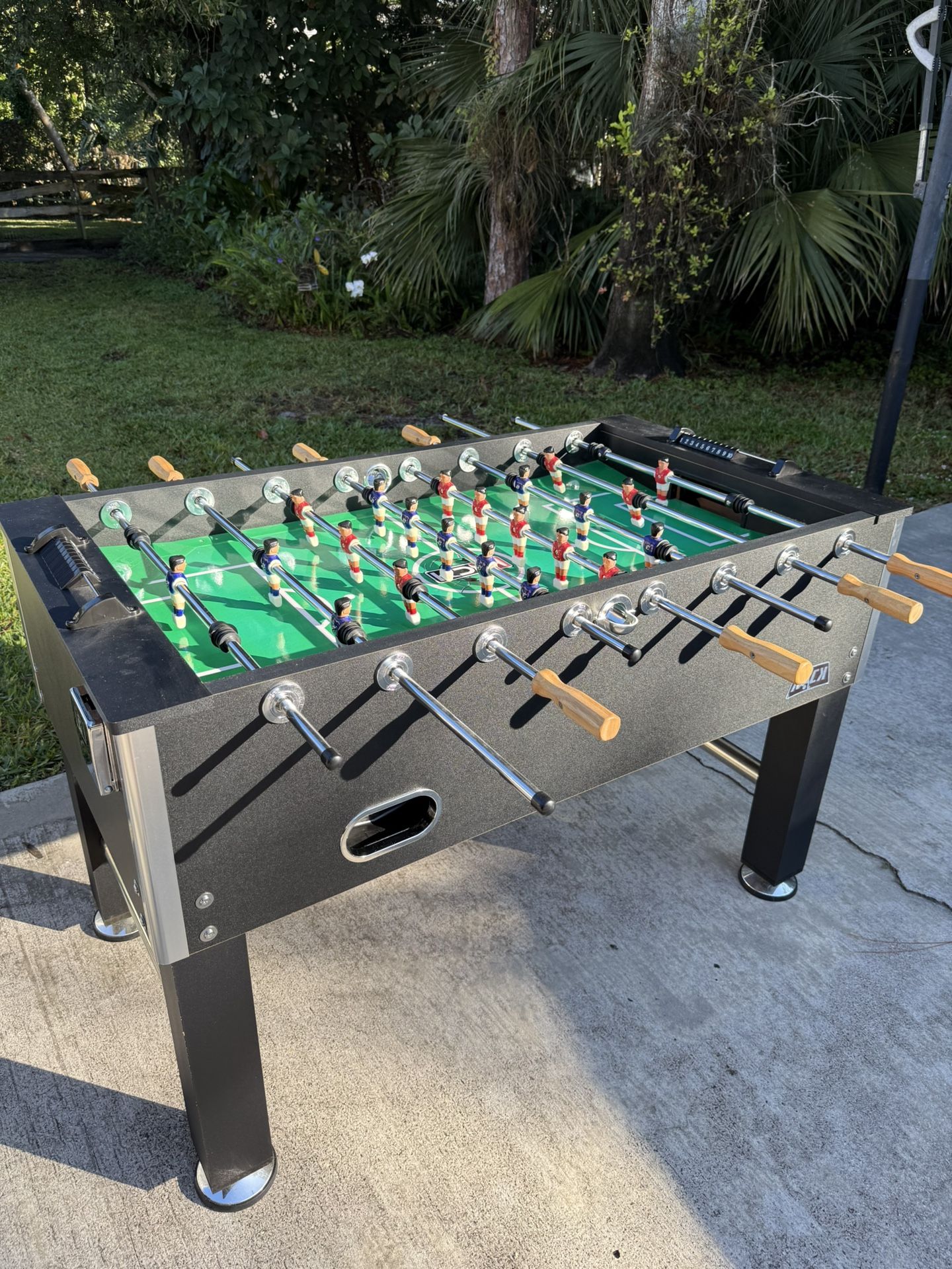 FOOSBALL TABLE