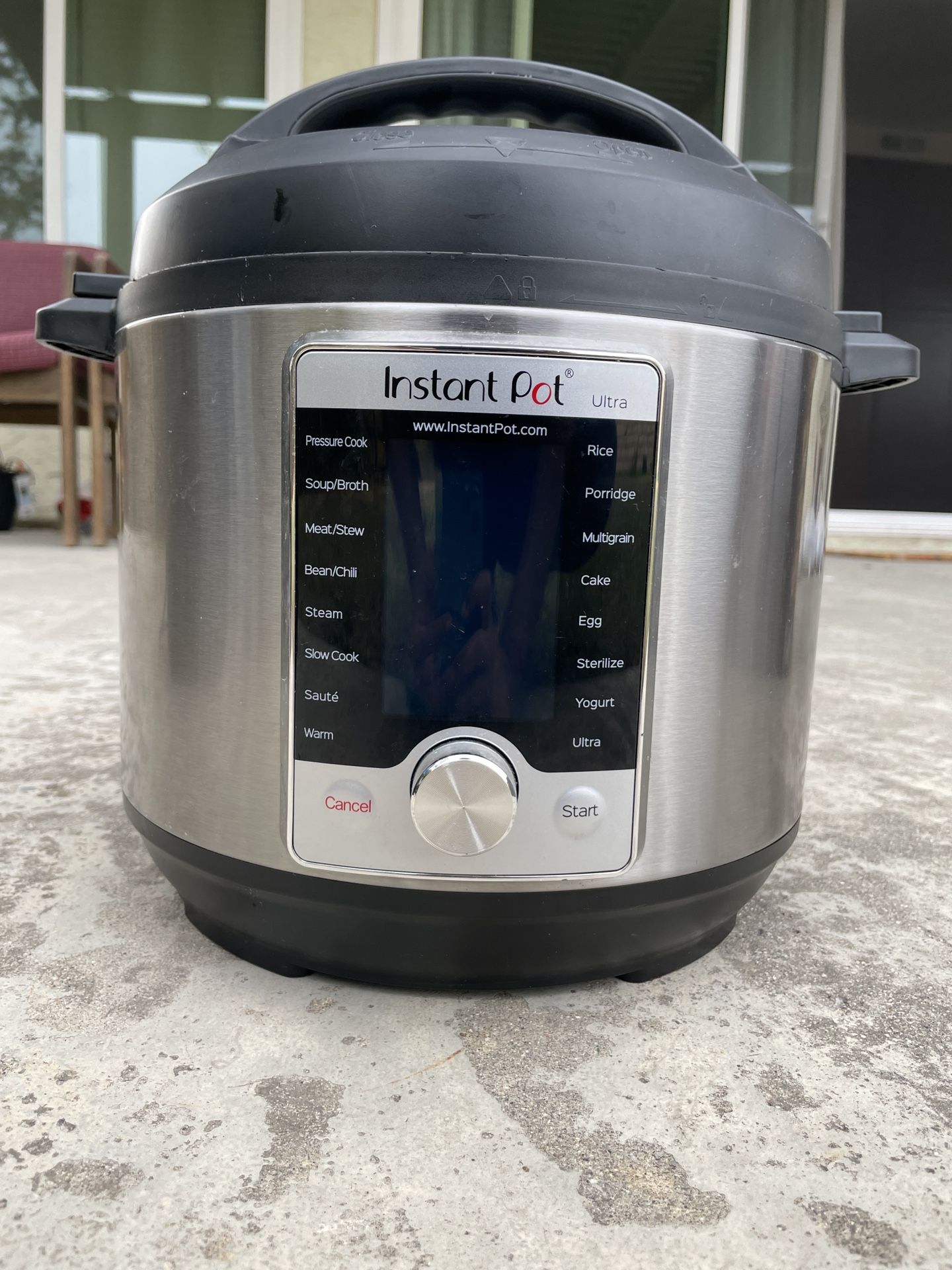 Instant Pot (Instapot) 10-in-1 multi programmable pressure cooker 6 quart