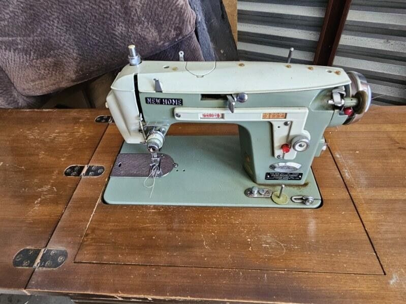 Vintage / Antique Sewing Machine And Accessories 