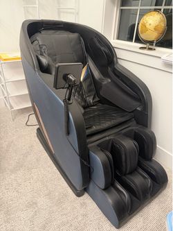 BestMassage Full Body Electric Zero Gravity Shiatsu Massage Chair with Bluetooth and Wormwood Back Calf Heating Therapy Foot Roller Air Massage System
