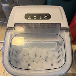 Small ice machine
