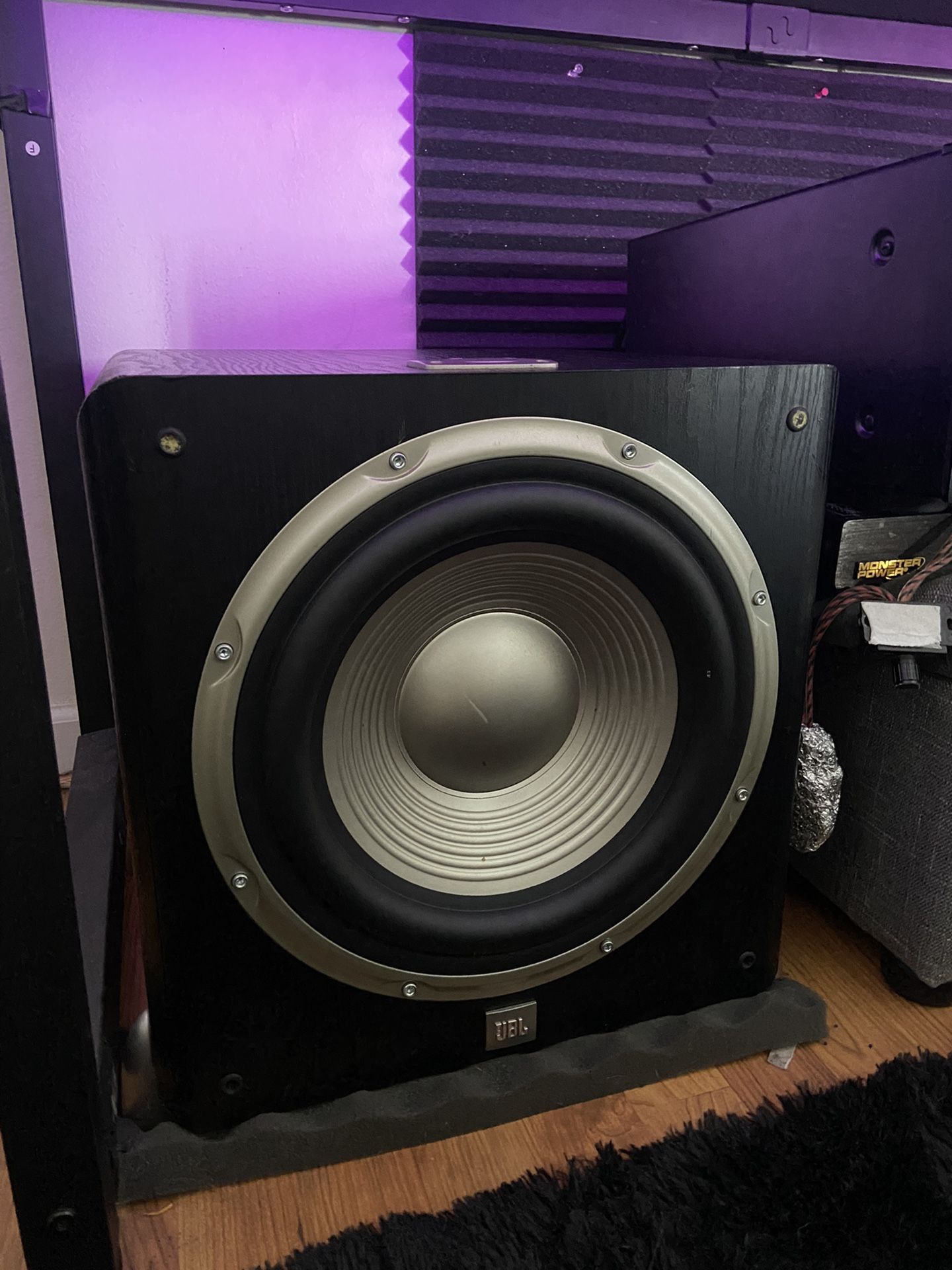 JBL L8400P Studio L Series 12" 600-Watts Powered Subwoofer JBLL8400P.