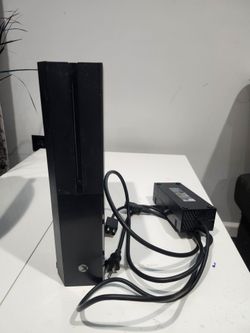 Microsoft Xbox One Console Model 1540 Black w/ Power Supply FOR PARTS REPAIR