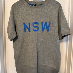 Nike Men’s Shirt (size medium)