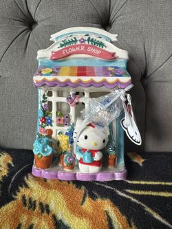 Hello Kitty ceramic flower shop