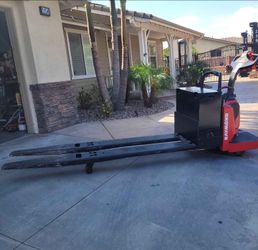 2017 double Raymond Rider pallet jack