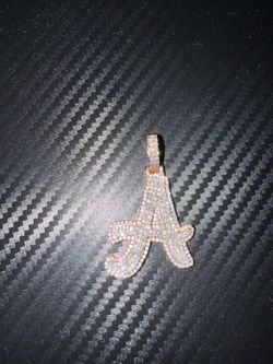 A VS NATURAL DIAMOND PENDANT 10kt Solid Gold