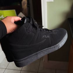 Fila Black Sneakers Size 7 – Worn Once, Like New