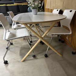 Beautiful,  Oval Table and 4 Chairs. For Only $160.00