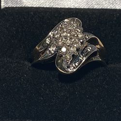 Beautiful Ladies 10k Diamond Ring Size 7