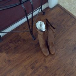 Predictions Brand Size 8 1/2 Womans High Heel Brown Leather Boots