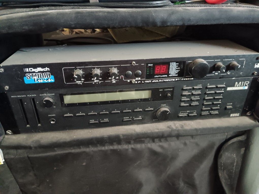 Digitech Studio Twin Effects & Korg M1 Module