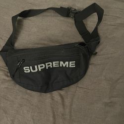 black supreme fanny pack