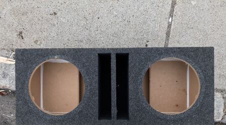 10" vented speaker box