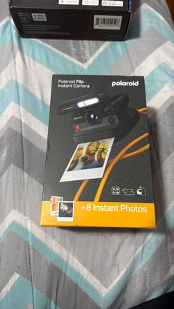 Polaroid Flip Instant Camera with 8 Photos