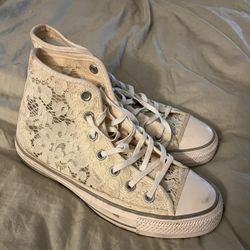 Women’s Converse Shoes