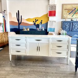 White Provincial Dresser / Buffet / Sideboard 