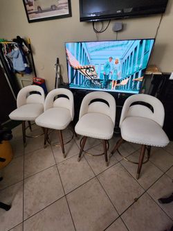 4 Bar Stools