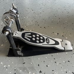 Bass Drum Pearl Pedal P-120